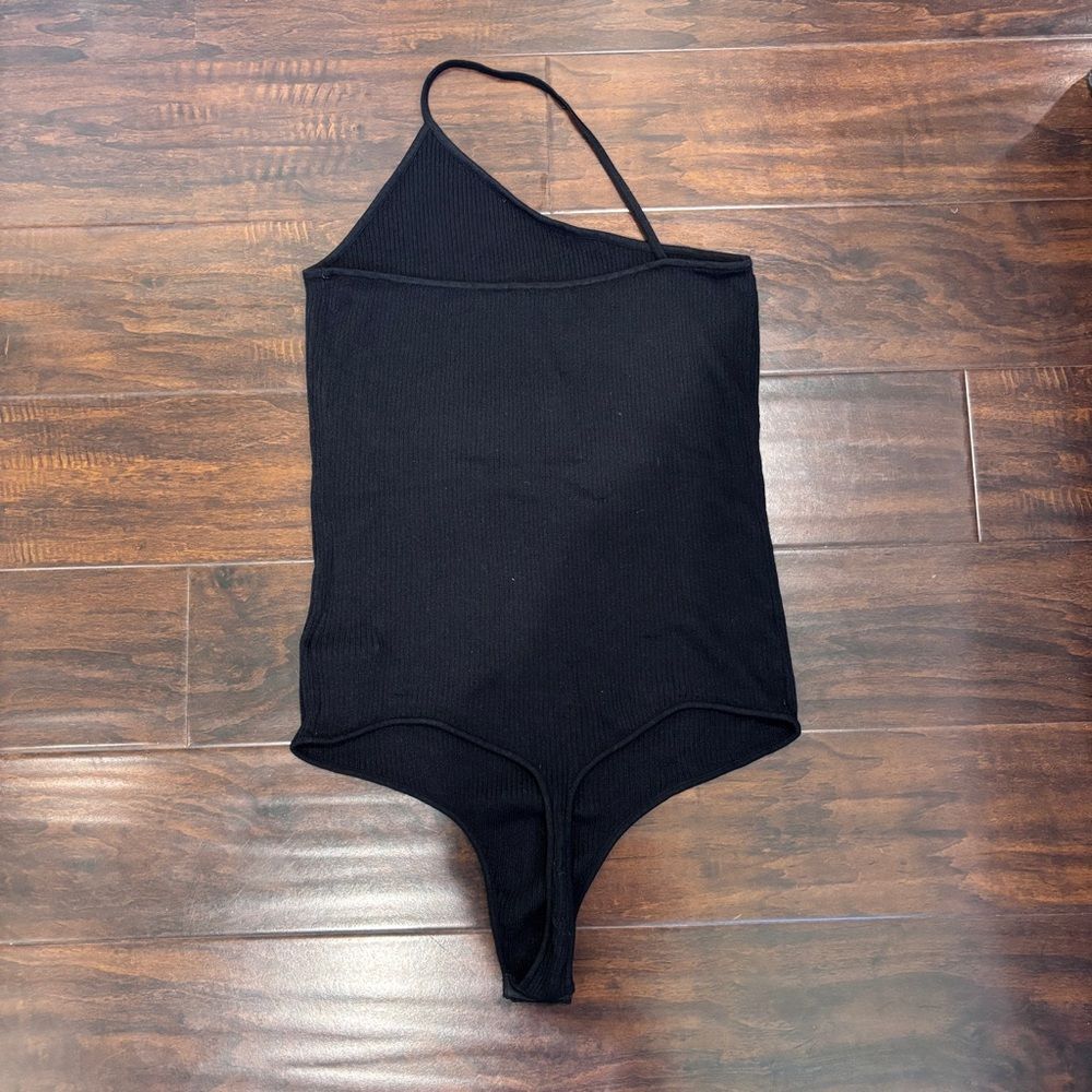 Express Black One-Shoulder Bodysuit - Picture 2 of 4